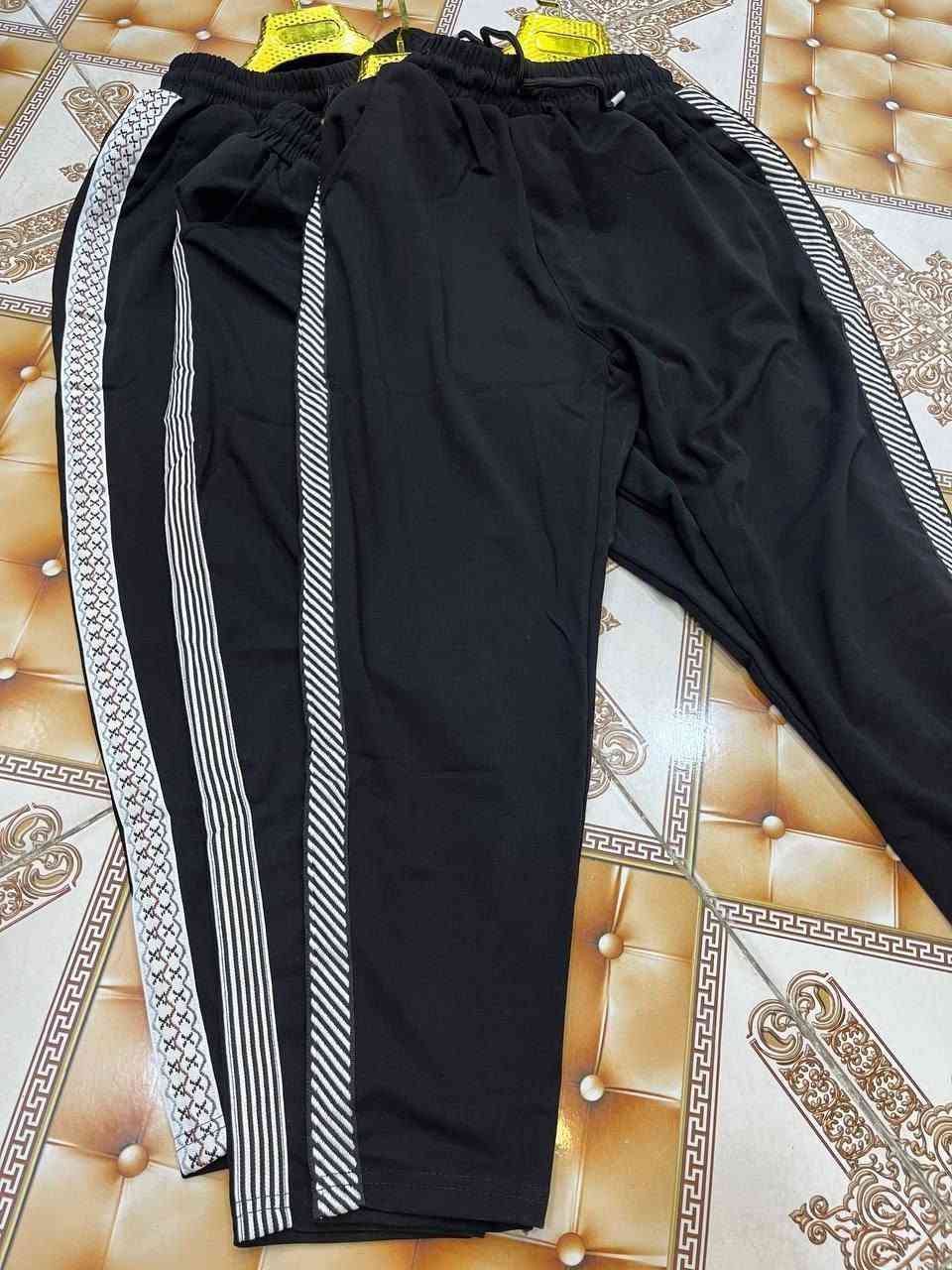 بجامه طول 90 خامه فول ليگرا تجي شريط +ساده 

قياس s M l xl xxl 

الدرزن 12 قطعه ب78 الف 

الكميه محدوده


**إذا كنت صاحب هذا الإعلان وتريد حذفه لأي سبب، رجاءا أرسل رسالة إلى الدعم الفني**