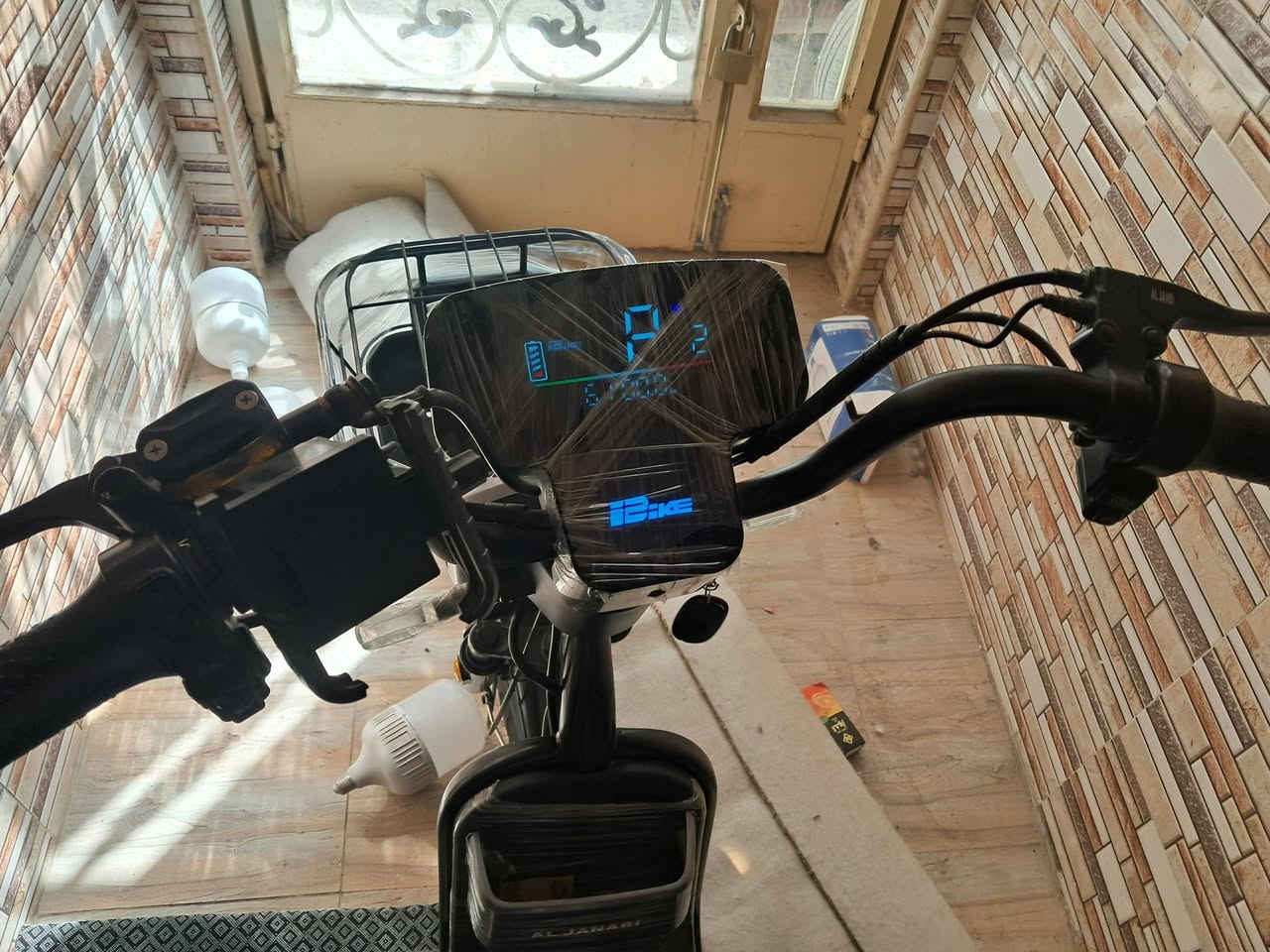 دراجه شحن جديدة جداا السعر ٤٠٠ وبيهه مجال.***********
