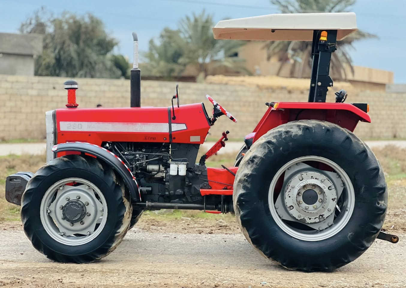 السلام عليكم مكلف بالنشر تركتر هندي للبيع موديل 2012 كله عل شركه كتاب شركه نينوى شرط الوكاله السعر 19 مليون وبيه مجال الاستفسار عل الرقم ***********
