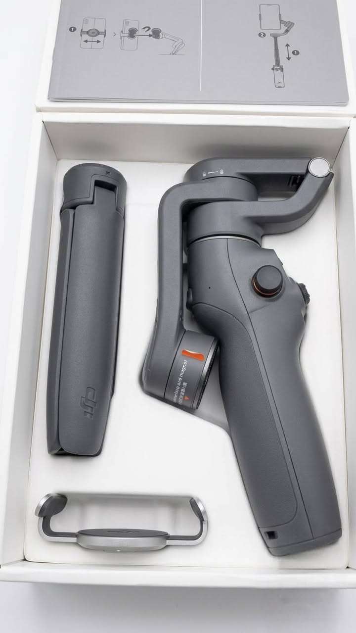 متوفر dji osmo mobile 6 كامل مع محتوياته السعر 190 الف، للتواصل ***********
