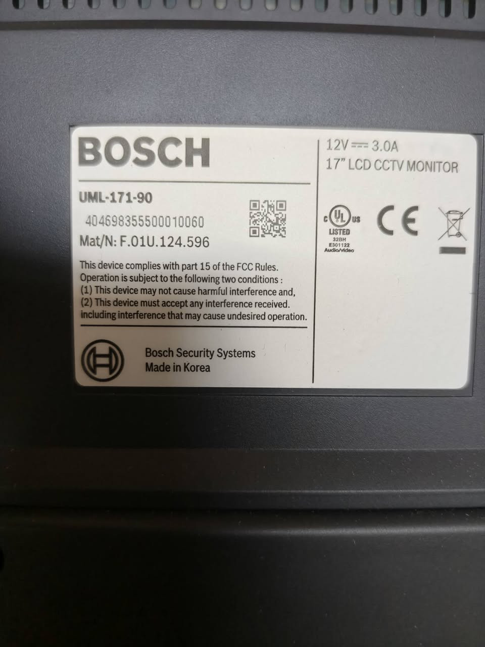 بوش شاشة  LCD مع كافة ملحقاتها لتواصل ***********
