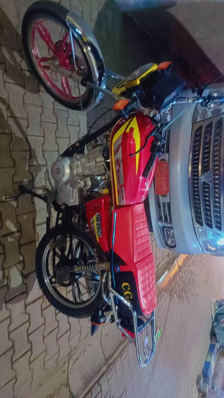 سلام عليكم شباب دراجة حلوة سلف هندر نكرة وحدة كهربائيات كلهةة شغالة صدر شغال موديل 2021جديد نضافة 95/100 دراجةشلعة او معدل مال سغل لا نضوح لا تبخير لا اتنقيص دراجة خير من الله السعر 550بيهة مجال مكاني/ حي اور /او مدينة الصدر ***********
