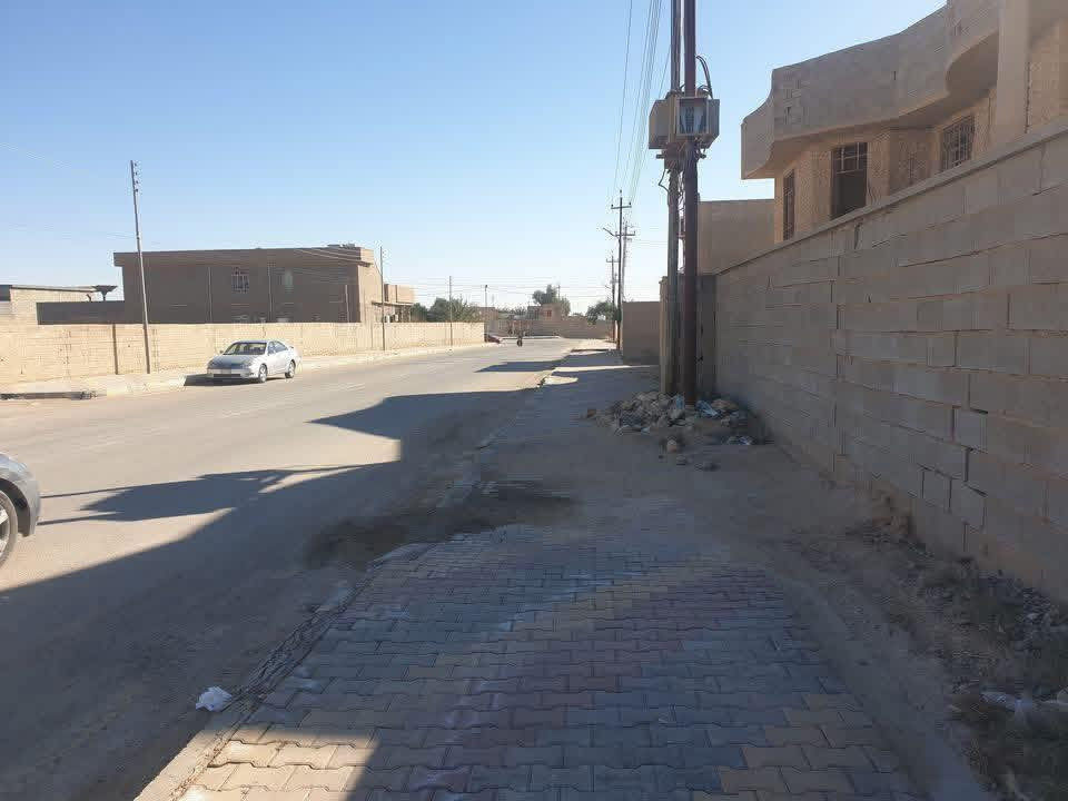 بسم الله و صلاة على رسول الله 

دار للبيع طابو صرف خلف ساحة الغاز 
على الشارع المؤدي الى دار الشيخ محمد الفتيح
يتكون الدار من طابقين 
الطابق الأول 
هول +استقبال +غرفتين +مطبخ حار بارد
+الأرضية صب خشن +البيت بالكامل سطار 
+مجمع صحيات داخل خارج+حديقة + تسليك كهرباء سيمنز بالكامل + تأسيس المجاري 
الطابق الثاني
خمس  غرف +صحيات +السطح كامل شتايكر 
المساحة (400)متر نقص فقط بياض و سيراميك 

تصميم على ايد مهندس ڤله مصغره
تعال شوف وقيم البيت ميتقيم بلصور
السعر على الخاص

لاستفسار ⤵️

‭***********‬
