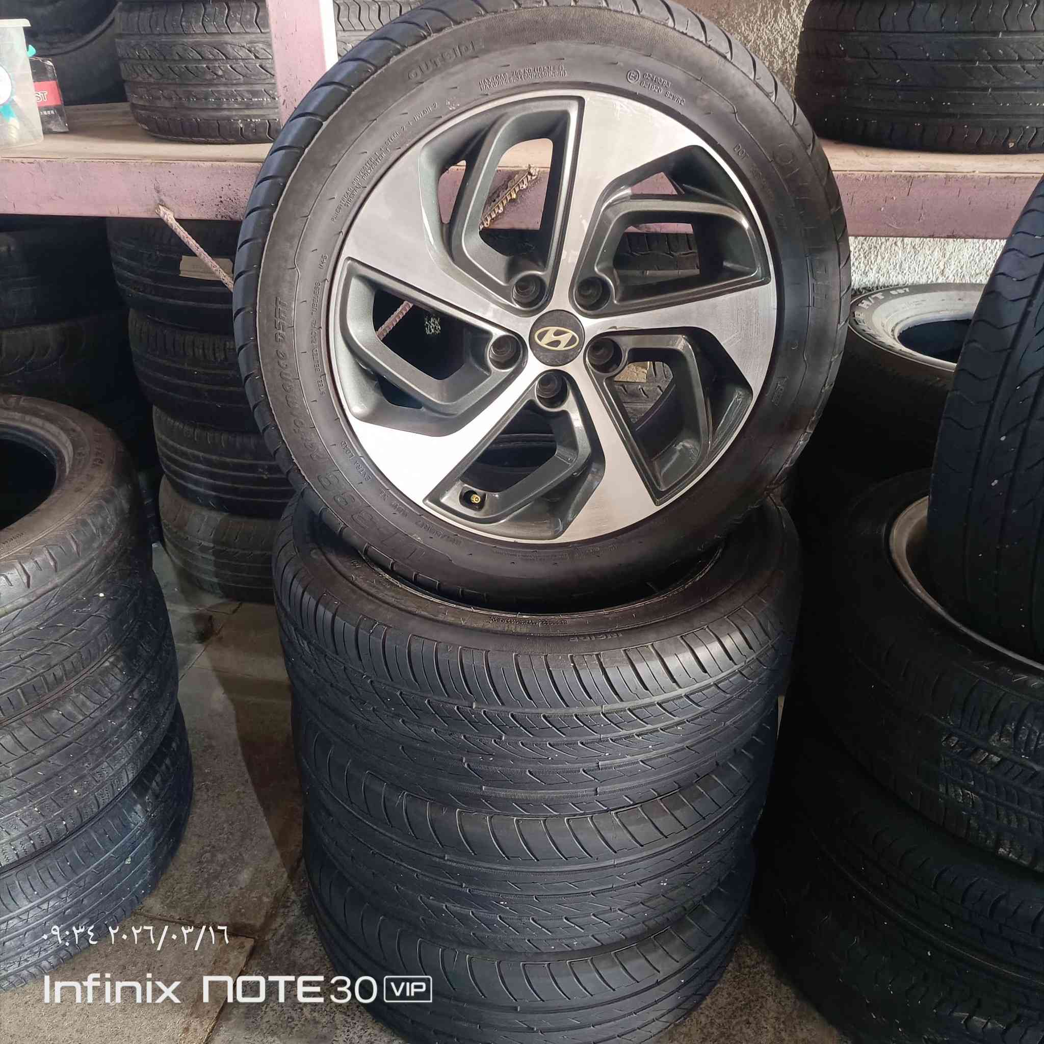 للبيع او مراوس 
قياس 215/55/17.  تخم ويل نضافه 100. تيرات نضافه 100.  بيع او مراوس. مكاني كربلاء طويريج ***********
