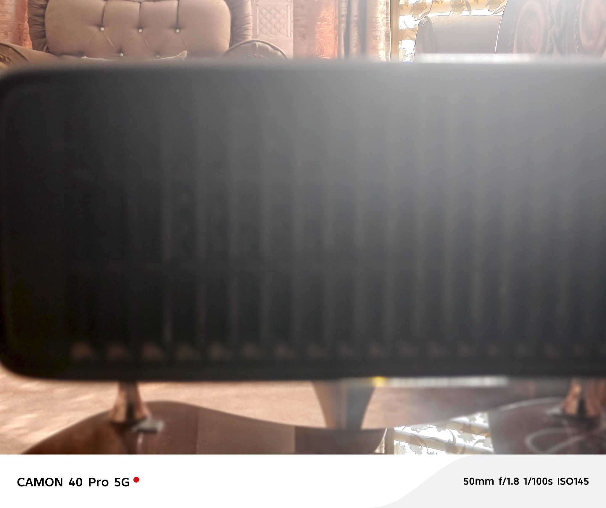 السلام عليكم اكس بوكس للبيع جميع الملحقات و الالعاب 118 إلا شيء واحد بي خلل هو حامل القرص موجود بالصور السعر ***********
