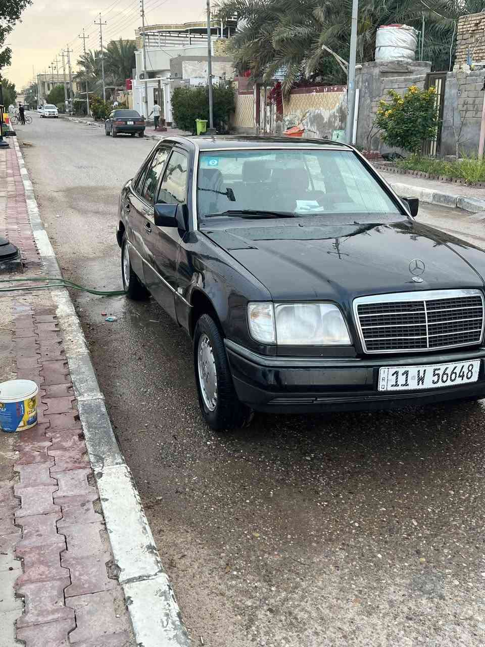 للبيع مرسيدس دب موديل 1990 بسمي رقم بغداد السعر 45 /*********** مكاني بصرة قضاء المدينة
