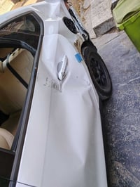 للبيع كن بلاص لون ابيض موديل ٢٠٢٥ ماشيه ٢٤ الف ابيعها على حادثها الباب...