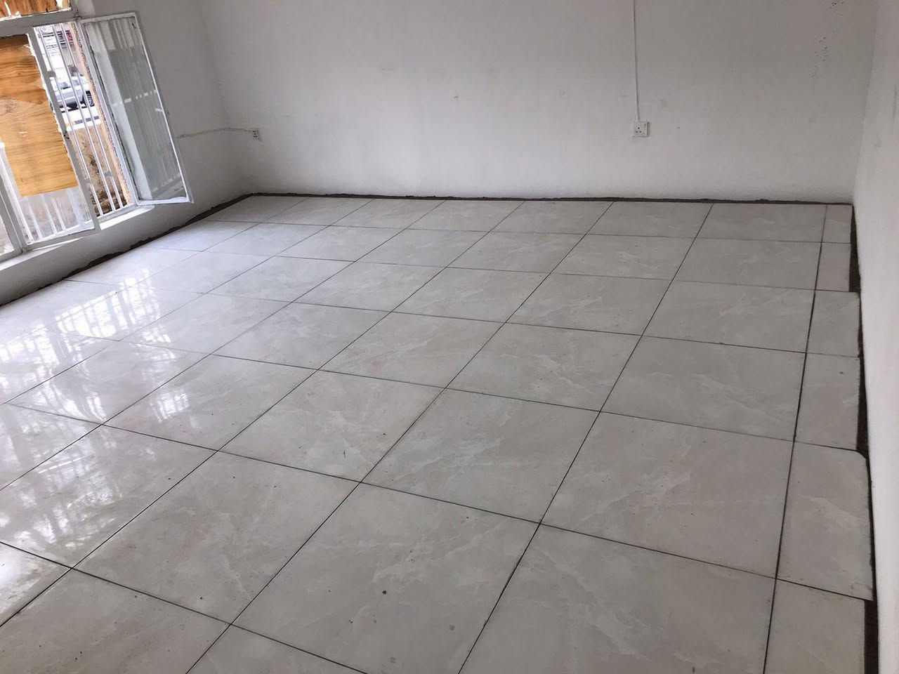 خلفه كاشي بورسلين انواع ترميم بياض لبخ من الغزالية وهذا رقمي بي وتساب ***********
