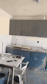 ئامادەین بۆهەموجۆرەئیشو کارێکی خانوشوقەوماڵەکانتان بەجوانترین شێوەوزەمان  سعری گونجاو
ئاو+ئاوەڕۆ+کارەبا+تەختەی عەرزی +جبسن+بۆیاخ+لینەر+تاقم بۆرد+ +کناف++بۆیاخ +ستافی پاردنەوەی خانوی تازە 
هەموجۆرەوردەکاریۆ تەعمیر کردنەوەیەکی خانو بەدەستی وەستای زیرەکو ستافی شارەزا لەوبوارانەدا
بۆزانیاری و هەرپرسیارێک پەیوەندی بەوژمارانەوەبکەن
***********
***********
