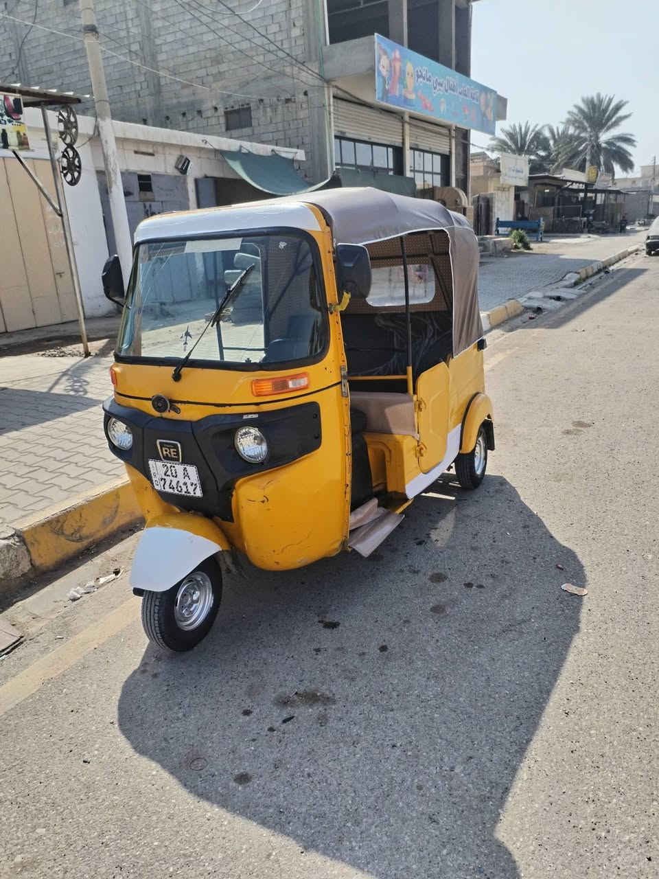 السلام عليكم متاح تكتك ١٩ وسنويه لوحات انكليزي تكتك كامله مكينه اكسل كهربائيات كامله معمره الدوس وبيه بارد بل لغد للبيع اي إستفسار خاص او اتصل وتدلل ***********
