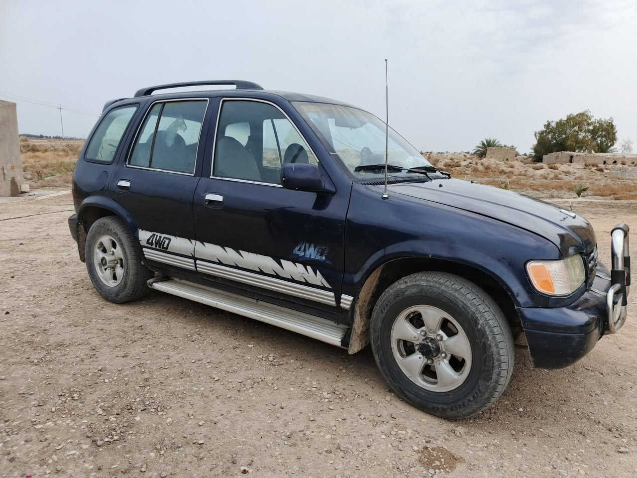 السلام عليكم
كيه سبورتج موديل 1994 نضيف لامصبوغه ولامعجنه 
سنويه جديده ل 2029 رقم بغداد انكليزي 
السعر 45 وبيها مجال بسيط تبريد ثلج 
مكاني الديوانية 
للاتصال ***********
