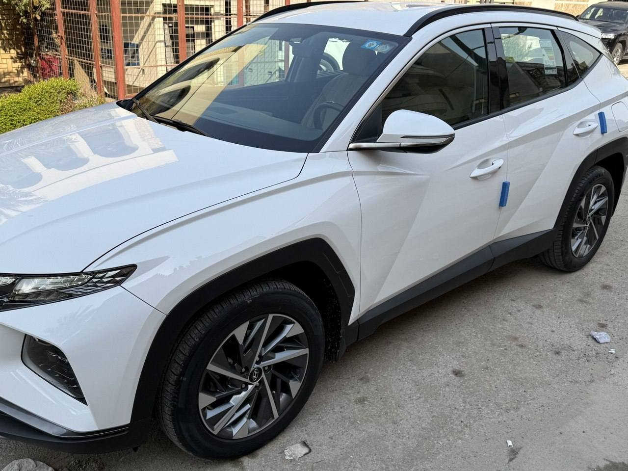 السلام عليكم توسان خليجي للبيع
2023

موصفات 

بصمه عدد٢

تبريد قطعتين

شاحن لاسلكي 

اوتو هولد 

هندبريك دكمه

كامر دواره 

كشنات الامامية كهرباء 

حساس امامي خلفي

مانع انزلق 

لايتات زنون مع تحكم برتفاع لايت

تثبيت سرعه 

محرك ٢٠٠٠ سمارت 

تشغيل عن بعد

ماشية56509كيلو متر

بيه تبديل باب خلفيه جهت اليمين مع الصبغ

او الباب الامامي نصفه مصبوغه 

او حافت البنيد شويه بارد 

عنوان بغداد شارع المغرب

رقم ***********

السعر ١٩٢ اوبيه مجال
