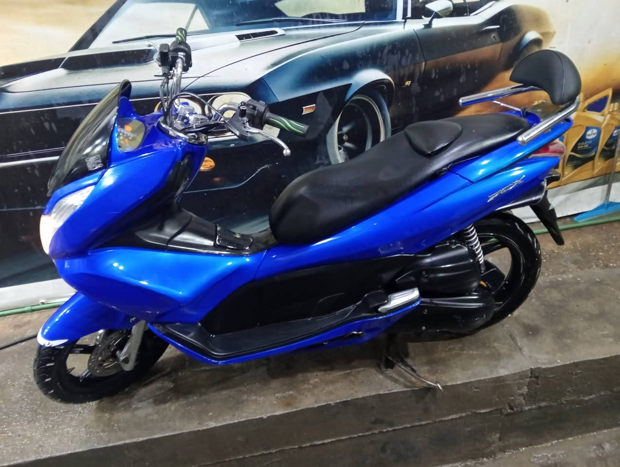 السلام عليكم شباب دراجه بي سي اكس للبيع نظيفه وحلوه اوراق كامله مكان بغداد موجود هذا رقمي كهربائيات كلها شغاله حساسات شغاله مكان سبع قصور هذا رقمي موجود كل وقت/ ***********/ السعر 1300 ويا مجال
