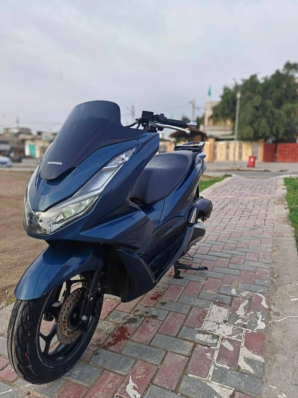 سلام عليكم دراجه نضيفه وبعدهه جديده دراجه جيل 4تصل وبخدمتك متوازي عله بيعتهه رقم***********
