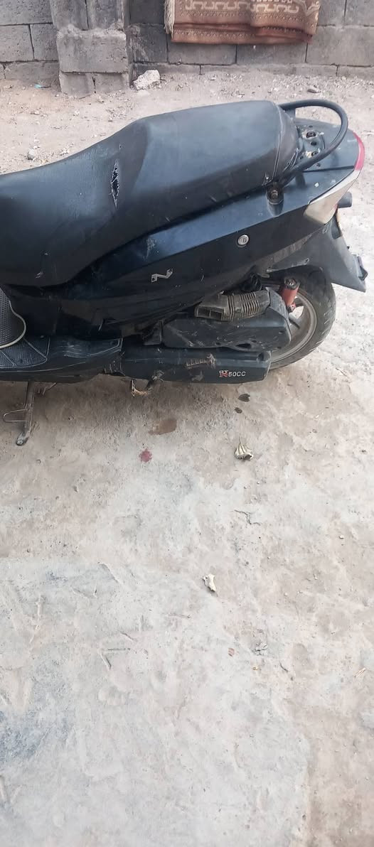 مرحبًا اخوان عندي هاي الدراجة للببع صيني امجفتة صارلها ٢٠يوم اوخير من الله نقصها صالنصا بيهة وحدة بس طكطك بل مشي متبين كلها شغال سعرها ٣٠٠اوبيهة مجال خاص موجود اورقمي *********** تقاطع السادة
