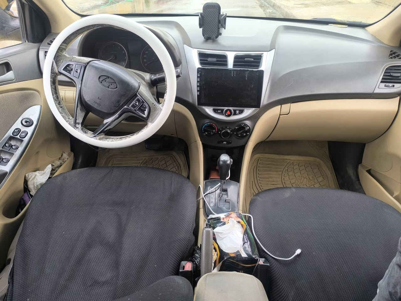 اكسن 2013 

كوري محرك 16 دوش رقم سنويه جديده 

ضرر جاملغ امامي بدون دواخل محرك شرط كير شرط 

كابون بانزين تبريد تدفئه شرط طخم شرط  تحكمات جهتين 

السعر 80 وبيها مجال 
***********
