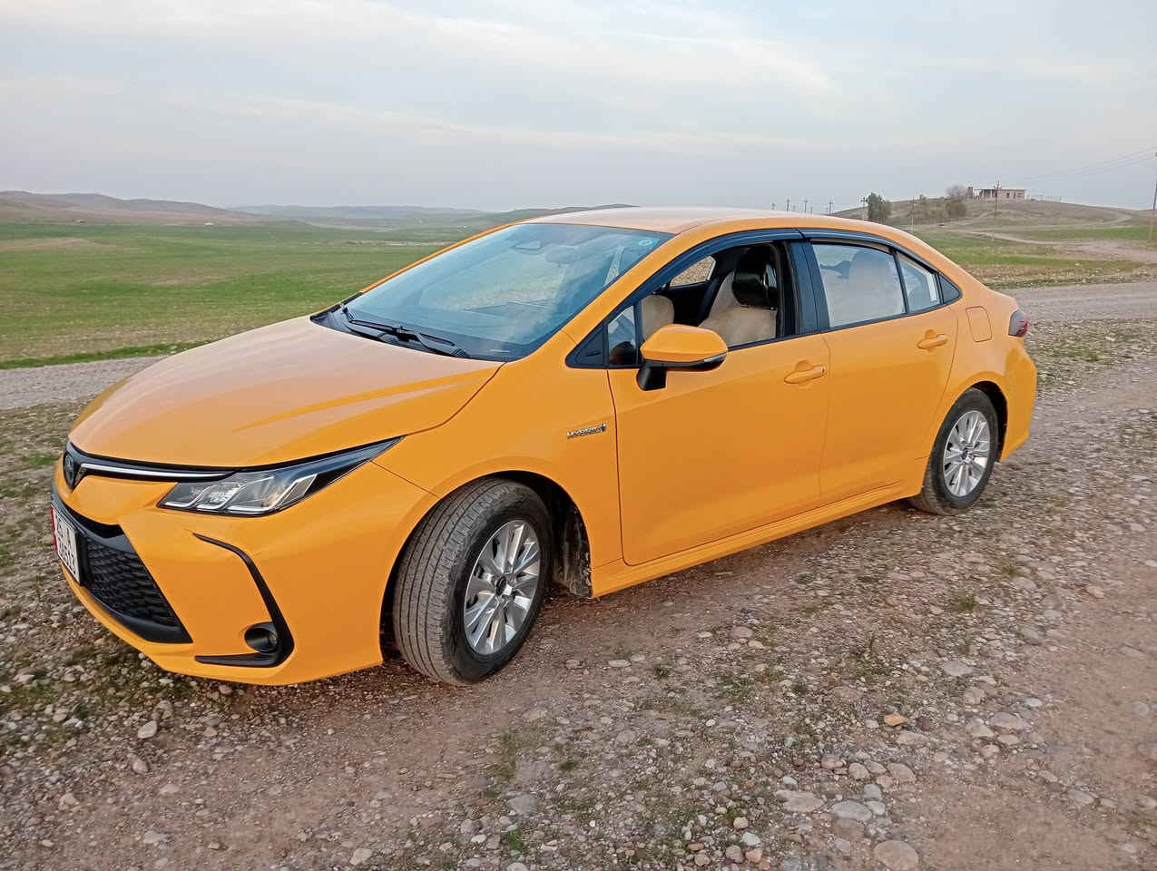 كورلا هيبرد  موديل 2024 ماشيه 71 ألف بيها كوبون بنزين سعر 170 بيها مجال رقم موبايلي ***********
