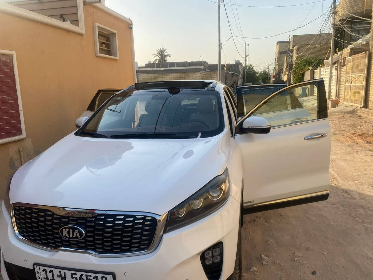 سورنتو موديل 2018
أعلى فئة 

بانوراما

كشنات جلد تدفئة تبريد

7 راكب

اوتوهولد

كاربلي

بردات

السيارة بيها رصعة بالبنيد ورصعة بالقمارة معدلات 

رقم بغداد بأسمي تحويل ثاني يوم

***********
