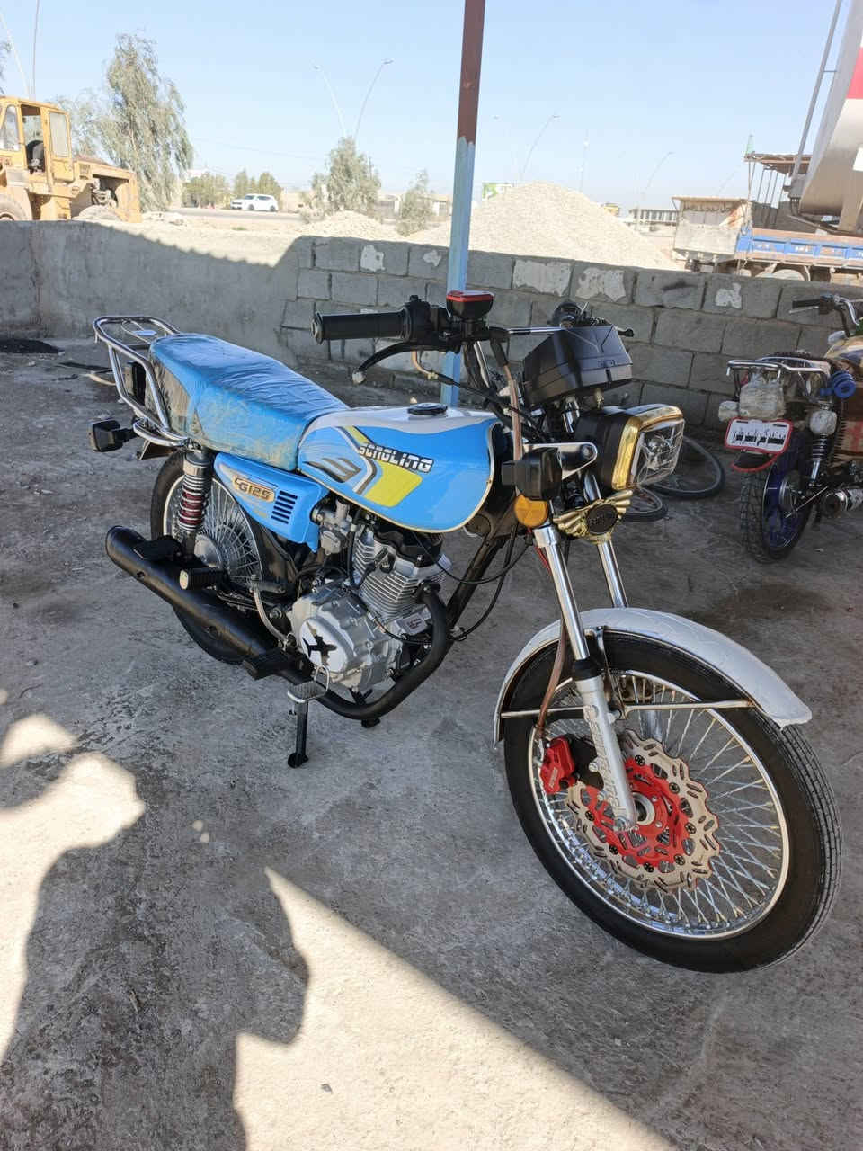 سلام عليكم تايكر للبيع موديل 25كفالة عامة اي نقص مابيهة كلهة شغالة سعر 650وبيهةمجال مكاني ديالئ هبهب غسل كاضم ***********
