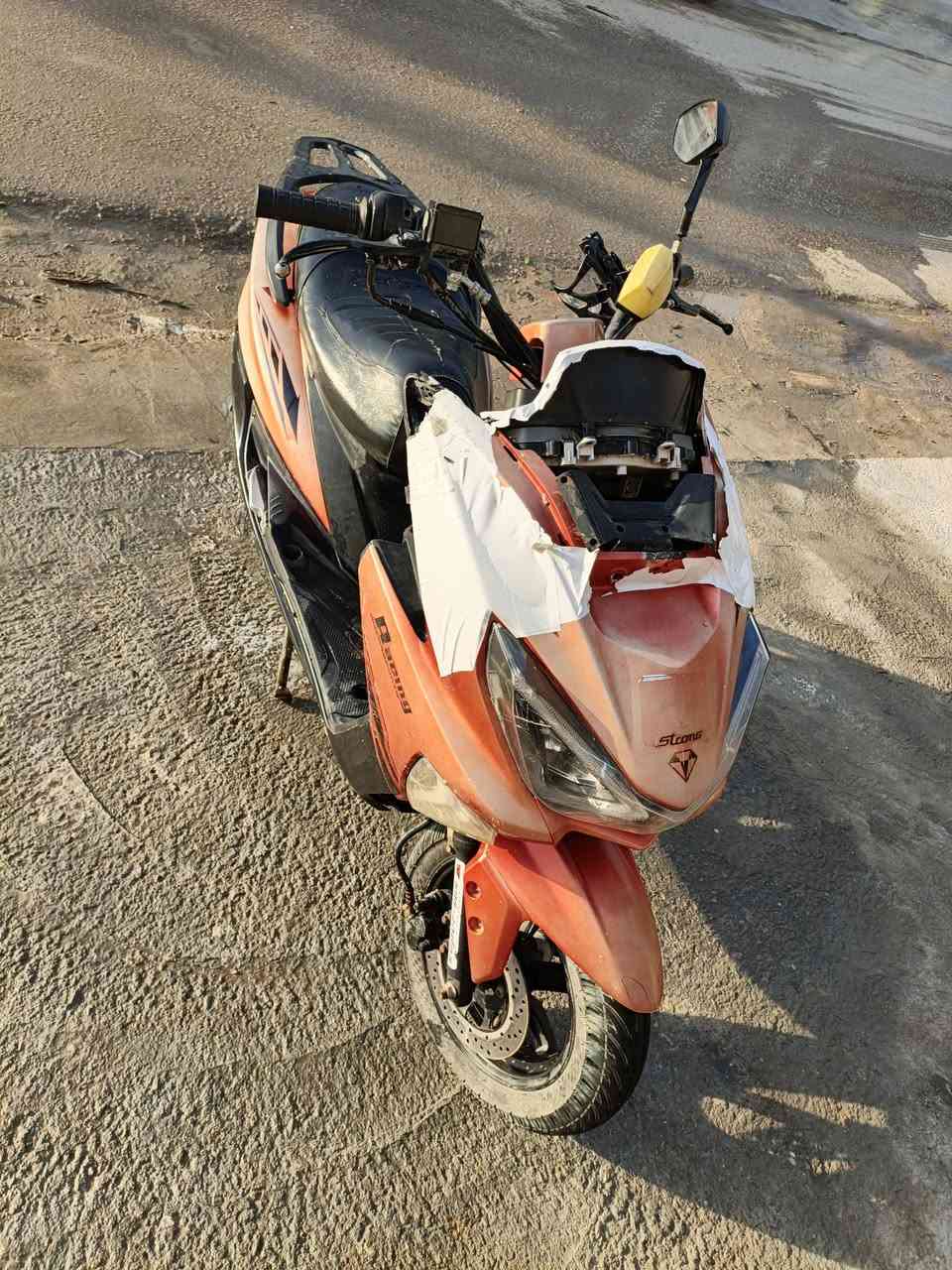 للبيع دراجة سكنس صيني شغالة كلشي شغال بيها 
مكاني حلة ابو خستاوي سعرها 375 الف 
***********
