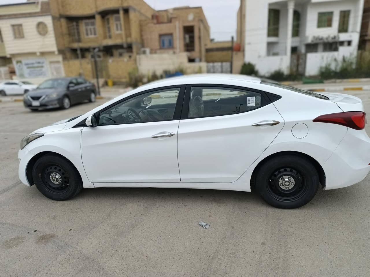 سلام عليكم سياره لانتره وارد امريكي سياره ضربته جاملغ اوبنيد وبيه رشات تجميل بدون ايرباكاته ماطلكه  مديل 16 ماشيه ١٥٠ الف سياره كير ومحرك تبريد  مكفولات محرك دوش 2000 لانتقيص ولاء تبغير شرط الفحص لاحداديه 80 بل 100 سياره حلوه مانقصه شي 
سياره راعيه موجود ويرد مداور ليوم قبل باجر شرط اتعهدلك بل مداور  تخم تاير جديد
سعر سياره ١٠٨ وبيه مجال لاستفسار *********** مكاني ناصريه مركز حي شهداء
