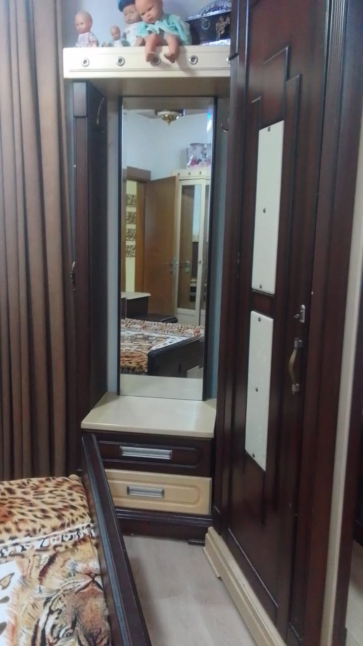 غرفه نوم صاج عراقي موديل تركي نضافه ٨٠/بل ميه ٦قطع مستعجل ع البيع لازم افرغ الشقه  مكان الغرفه حي الزهور السكني بغداد الجديده هاتف ***********
