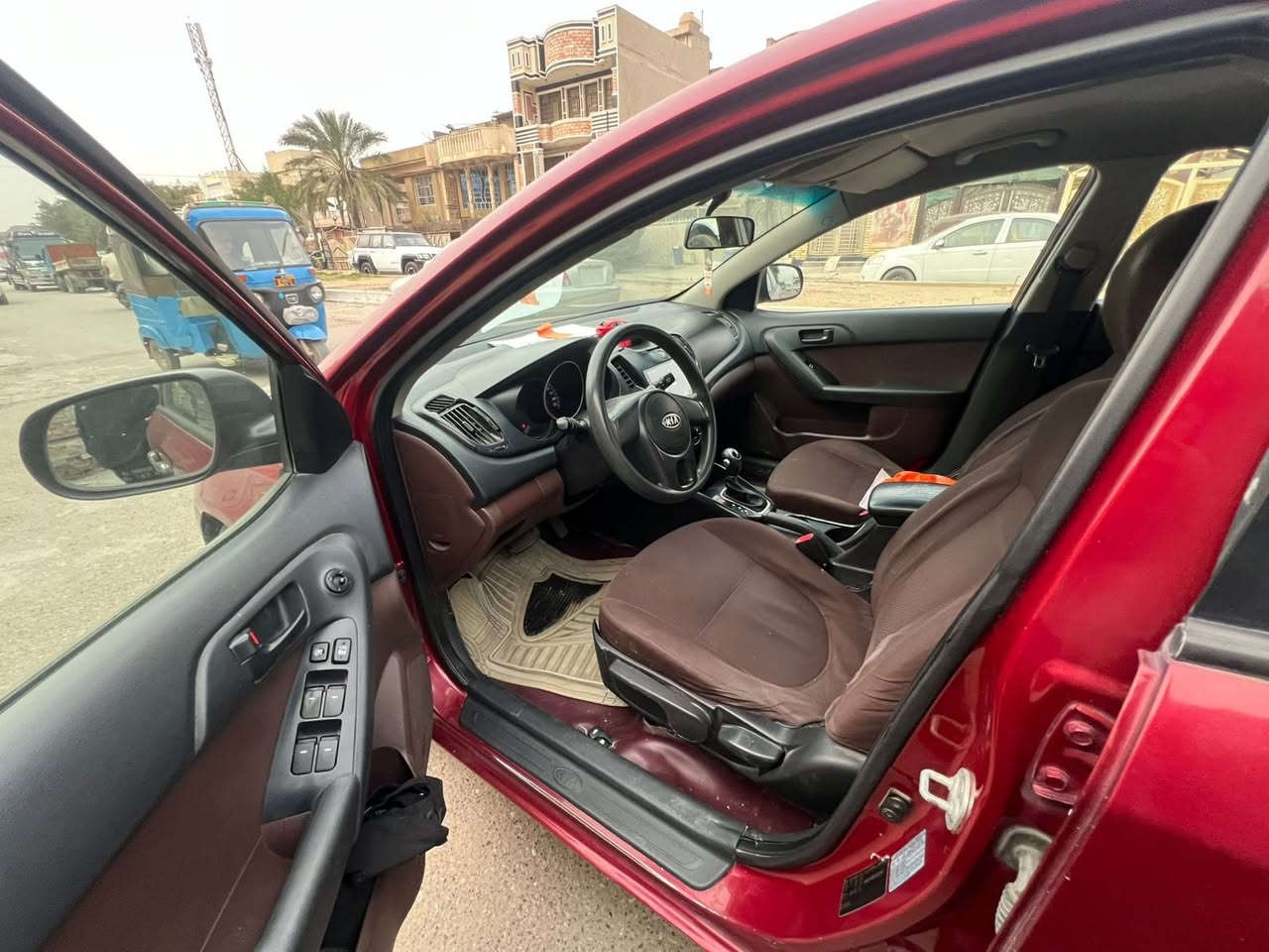 السلام عليكم للبيع كيا سيراتو 2012 خليجي بيها 3قطع صبع كير مكينه كفاله مكينه 1600 دوش رقم اربيل بسمي السعر 85 بيها مجال مكاني بغداد رقم ***********
