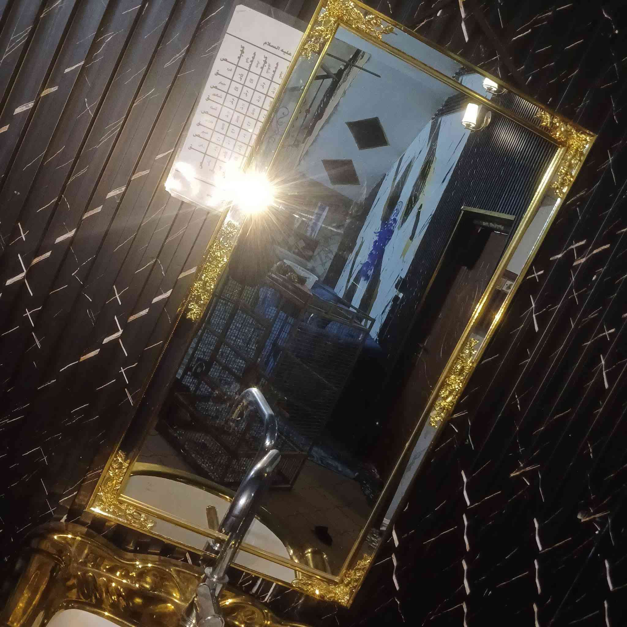 مغسله وخلاط ومرايه جدد ما مستخدم  تفاصيل بلمقطع
السعر ع خاص او اتصل ع رقم المكان بغداد المعامل ***********
