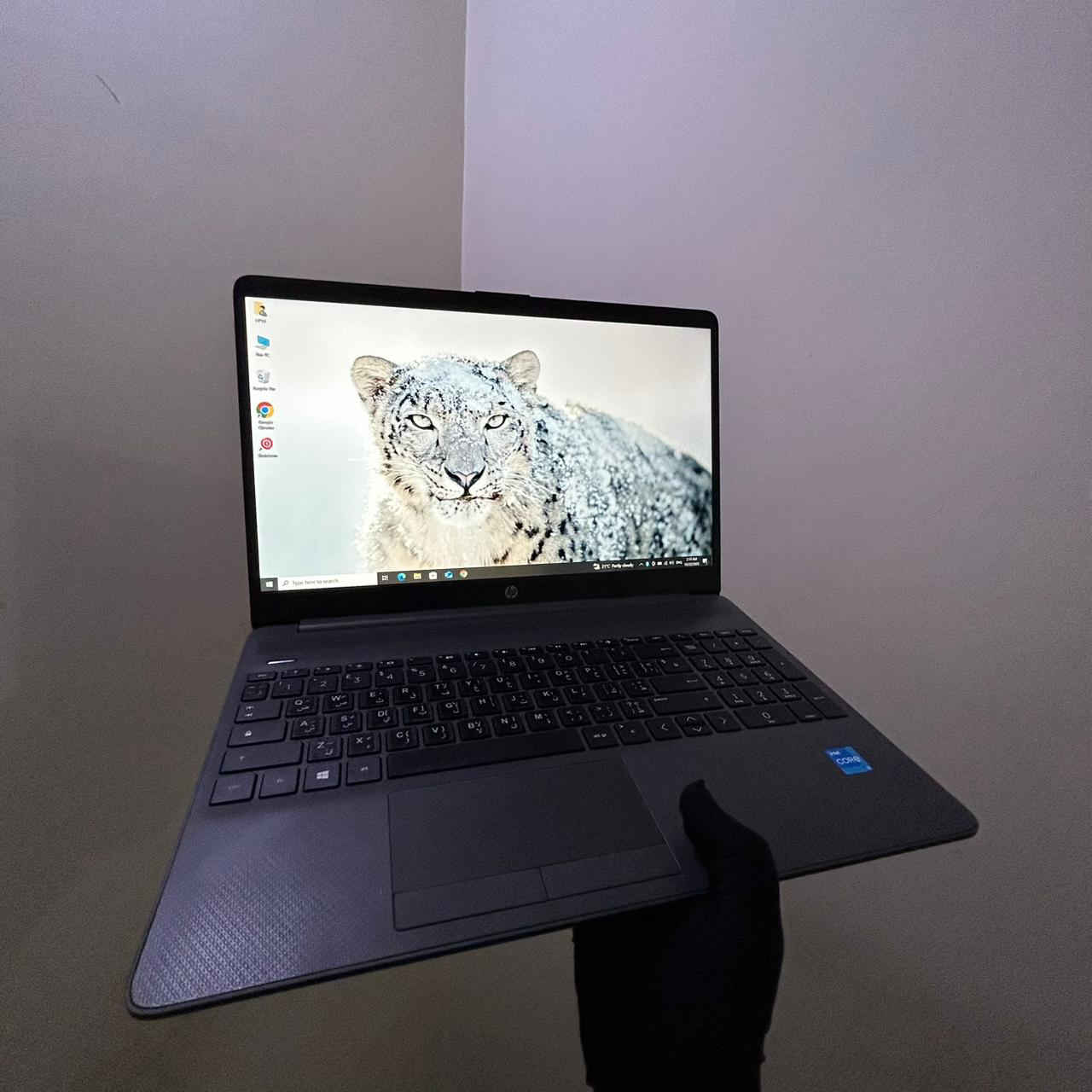 لابتوب سلم حديث وسريع جداً .. يشغلك البرامج والتطبيقات بثواني 🖤

لابتوب HP ( الجيل الحادي عشر ) مع #سيت_هدايا 🥳

معالج Intel Core I3 - 11TH - G4 -  3.00 GHz

الرام 8 كيكا / DDR4 

الهارد 256 / SSD 

كارت الشاشة Intel UHD Graphics بحجم 4 كيكا (نوع الترا أتش دي UHD .. أقوى وأحدث من HD)

شاشة 15.6 انج دقة FHD (ضد التوهج و الإنعكاس)

#السعر 315 ألف مع #سيت_هدايا (حقيبة + ماوس + ماوس باد + هدفون + ستاند تلفون)

#ملاحظة: ضمان إسبوع إستبدال فوري + اللابتوب يوصلك منصب عليه الأوفيس و برامج مونتاج و هندسة، بالإضافة لبرامج الكيم لوب الخاص بالألعاب + يوصلك مع الهدايا مغلف داخل بوكس بكل عنايه وأناقة 🎁

بغداد شارع فلسطين (توصيل #مجاني بكل العراق)

*********** (موجود واتساب)

#ملاحظة: اللابتوب أخو الجديد، تفحصه يم المندوب، وإذا شفت بي أي عيب أو أي مشكلة، لا تستمله، وما تدفع دينار واحد.
