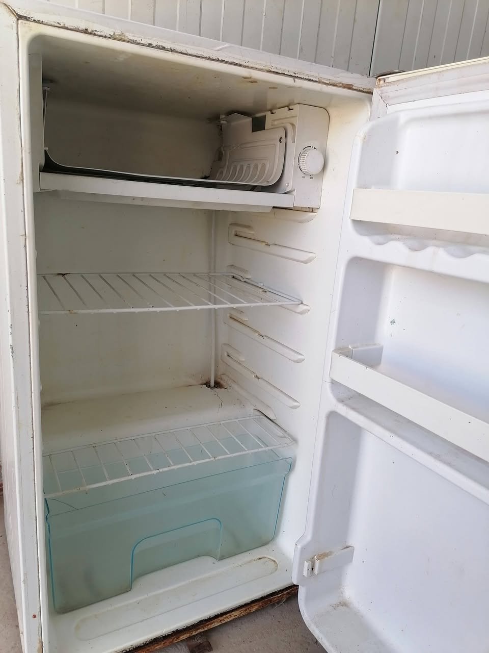 السلام عليكم ثلاجه للبيع شرط الشغل والتجميد مكان سوق الشيوخ الحي العسكري
***********
