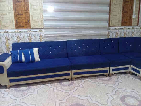 ديوان مستعمل سته قطع ثمانيه امتار السعر ٢٥٠ وبي مجال البصره القبله للتواصل ***********
