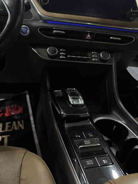 سوناتا موديل 2020 – فول الفول 🔥

✨ المواصفات:
 • محرك 1.6 Turbo اقتصادي وقوي
 • 3 وضعيات قيادة: سبورت / نورمال / إيكو
 • كاميرات 360° رؤية كاملة
 • بانوراما
 • قيادة ذاتية + تحديد مسار
 • شاشة ديجيتال كاملة
 • تشغيل وقيادة بالريموت
 • كشنات حار / بارد
 • ستيرن حار
 • فول مواصفات بدون استثناء ✔️

📋 تفاصيل السونار:
 • ضرر: بابين + جام خلفي فقط
 • كلشي مكتوب وواضح بالسونار
 • السيارة على المواصفات الأصلية المذكورة أعلاه

🚘 سيارة كلش حلوة ونظيفة وما تحتاج أي صرف
جاهزة للاستخدام فوراً 🌟

للاستفسار:
📞 ***********
