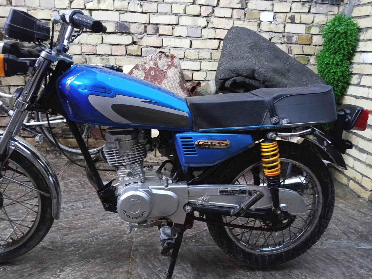 دراجه لبيع يراني بدون سعر 500وبيه مجال رقم لهتف ***********مكفل بنشر
