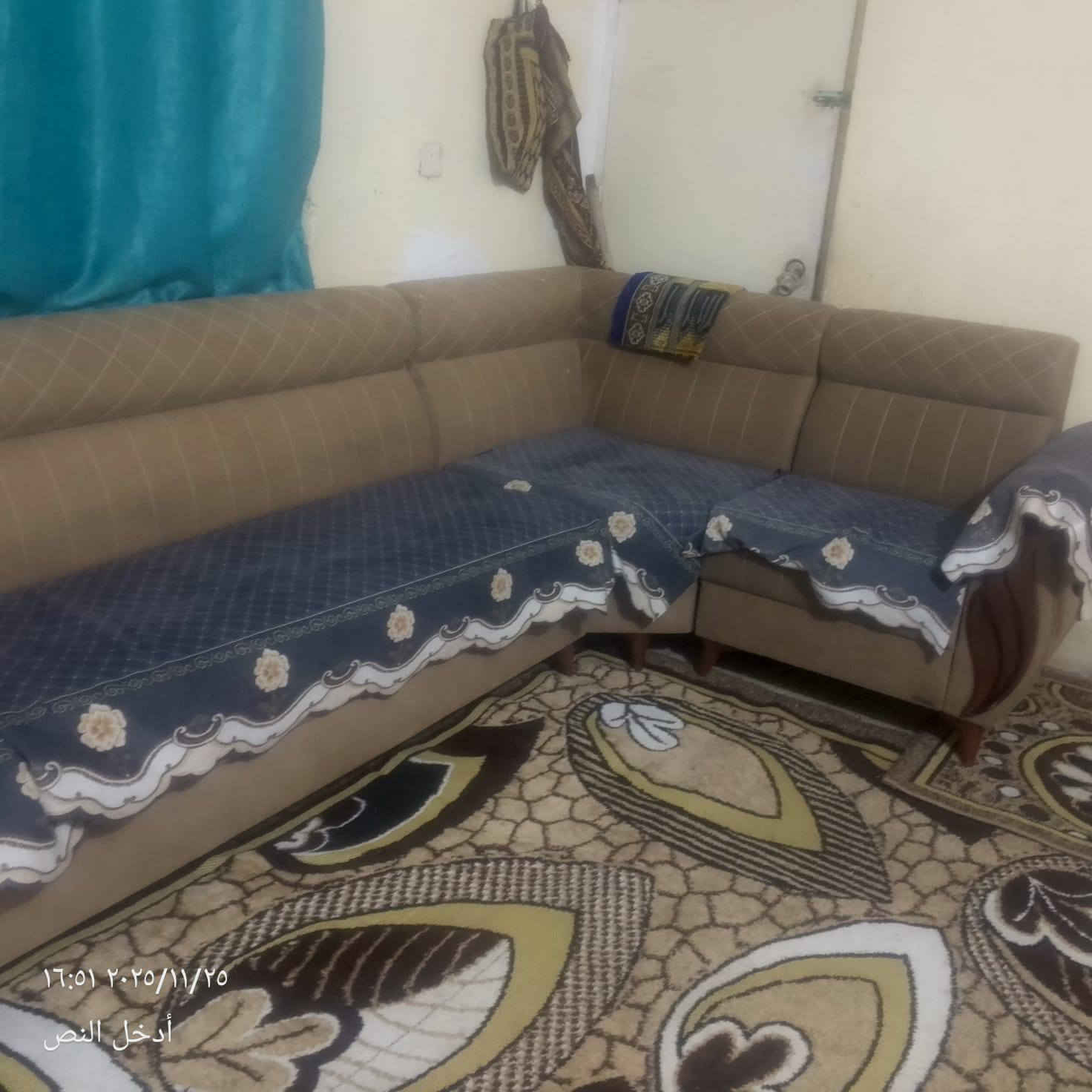 ***********
ديوان 10 مقاعد تصفال استعمال قليل نضيف كلش 
السعر 295 عرض خاص
