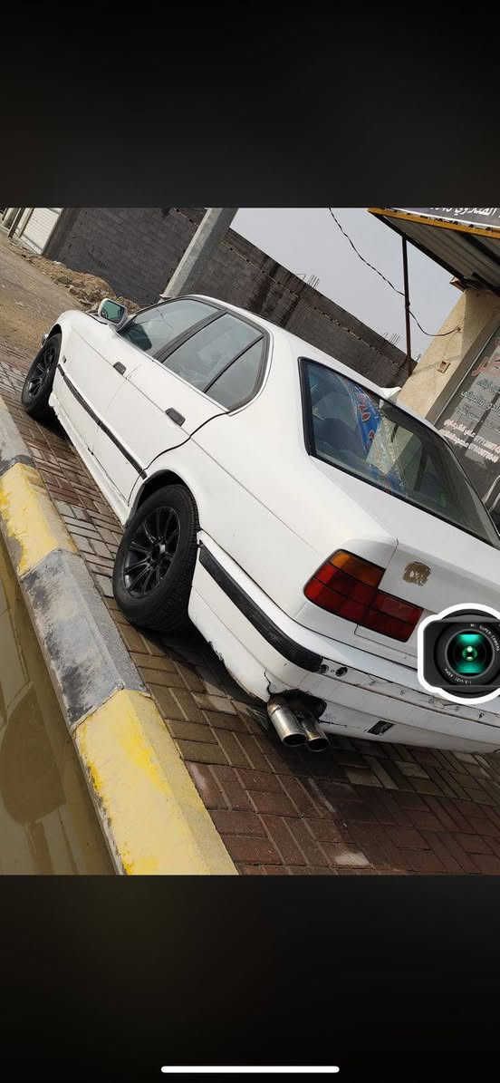 السلام عليكم
بي ام 525 مسكر فانوس 1991 
رقم انبار تستلم رقم الجديد 
كير عادي 
محرك وكير و اكسل كفاله 
بيه صبغ جاملغ الأمامي عكس السايق 
29 وبيها مجال 
***********
مكان السيارة كربلاء
