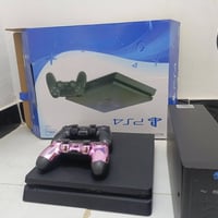 بلي 4 مهكر نظام 9.00 الذاكره واحد تيرا الجهاز نظيف ماصرله اشهر  ملحقات...