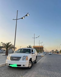 يوكن • ٢٠٠٧ • ابيض