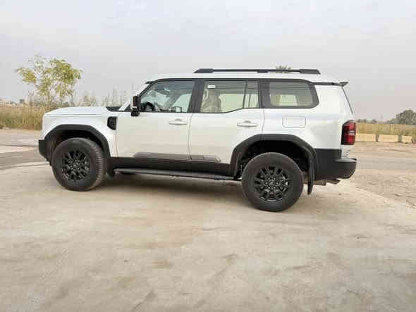 السلام عليكم.   برادو موديل 25 ام الضمان  رقم اربيل باسمي. بعدها زيرو. مواصفات جلد كرسي كهرباء جنطه كهربائيه فتحه بصمه بيها كم حبه حالوب صغيره جدا ماتنشاف بالعين الا في السونار    مكان السياره ديالي بعقوبه   السعر. 480 ورقه بيها مجال قليل(***********)
