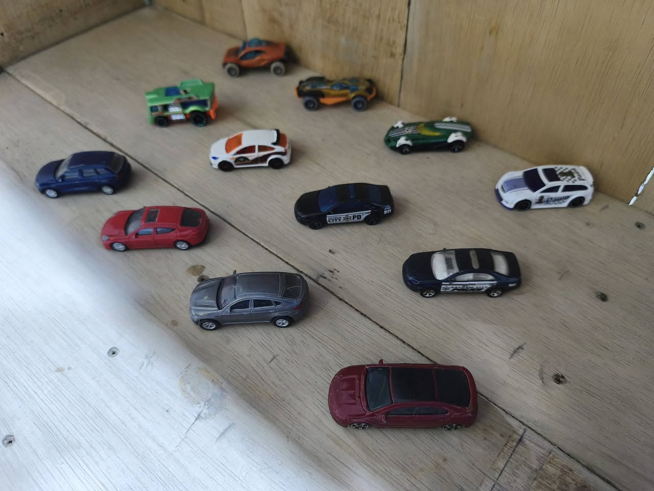 السلام عليكم
للبيع سيارات حديد حجم 64 سعر القطعة الواحدة 1500 فقط يتوفر توصيل .


**إذا كنت صاحب هذا الإعلان وتريد حذفه لأي سبب، رجاءا أرسل رسالة إلى الدعم الفني**