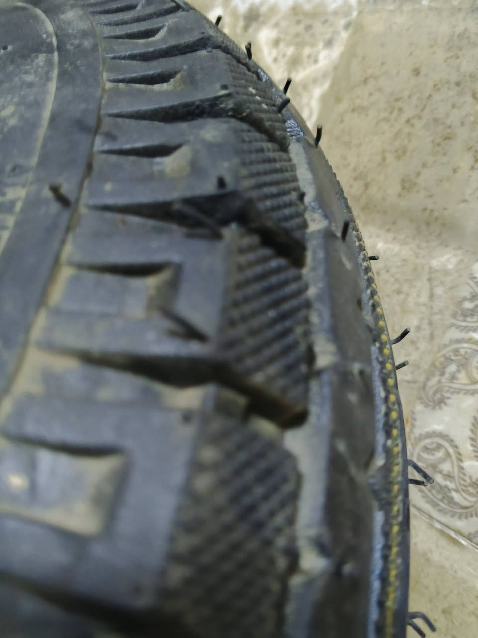 سبير  تكتك التاير جديد الويل مال 22وعشرين 
شراي يتصل ***********
