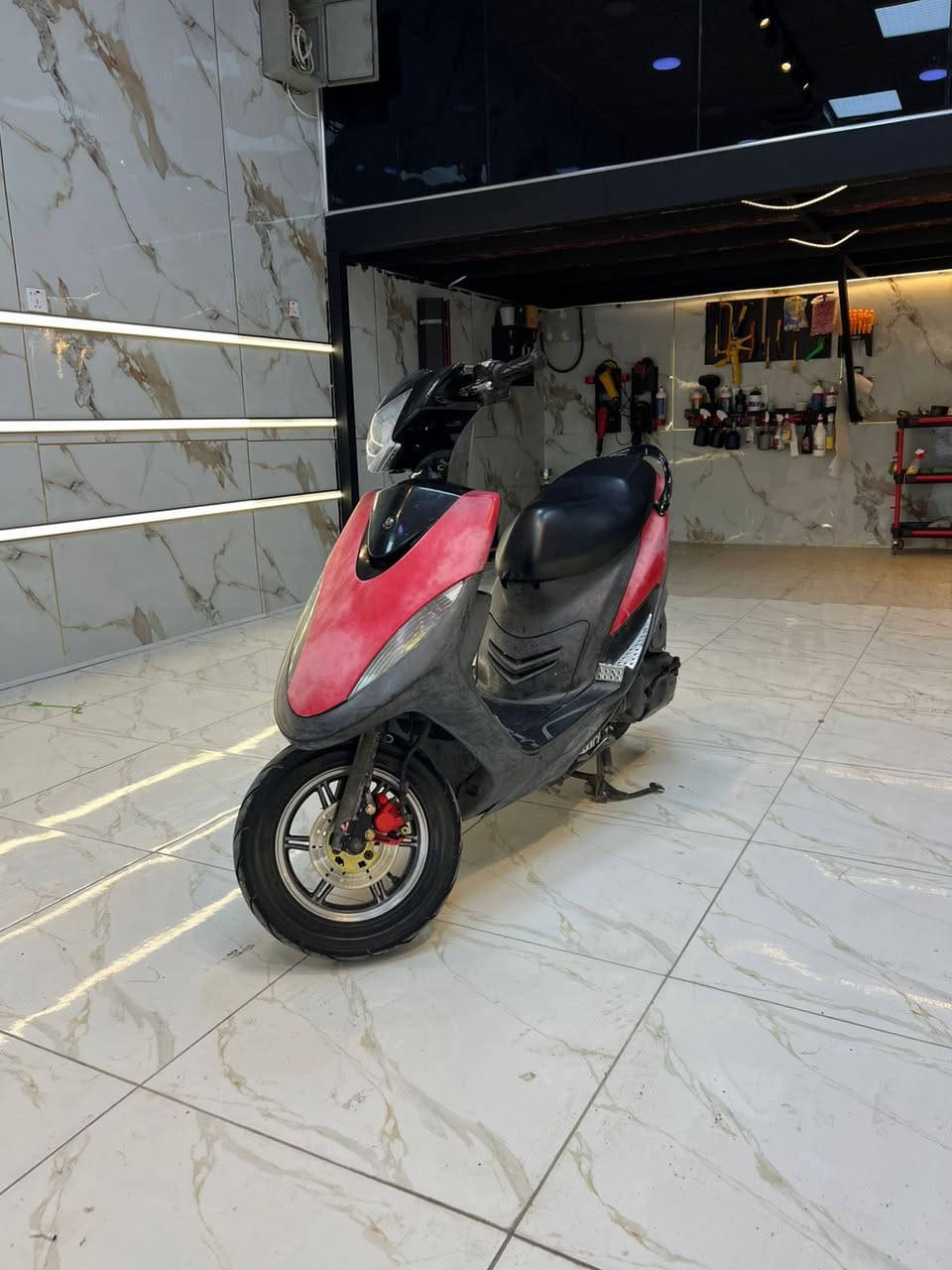 ماكس عدله للبيع دراجه وكاله مكفوله كفاله عامه بلاديه كلها وحلوه نكره بكل وقت كلشي بيها شغال مابيها اي نقص دراجه مال جناي (بدون ويل) ويل بلادي بيها مكاني بغداد العامرية السعر 850 وبيها مجال قليل للشراي


**إذا كنت صاحب هذا الإعلان وتريد حذفه لأي سبب، رجاءا أرسل رسالة إلى الدعم الفني**