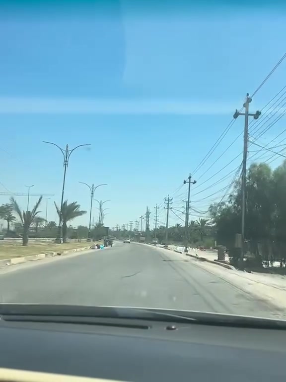 سلام عليكم متوفر قطعه تجاريه للبيع المساحه 1500متر بسند فقط 3000متر قطعه تجاريه على شارع بغداد بسايد خروج من كربلاء إلى بغداد الوجه 20باقي نزال موقع كلش مميز عمود 108مقابيل جامعه وارث الانبياء سعر المتر ب 1650مع مجال للاستفسار ***********..***********
