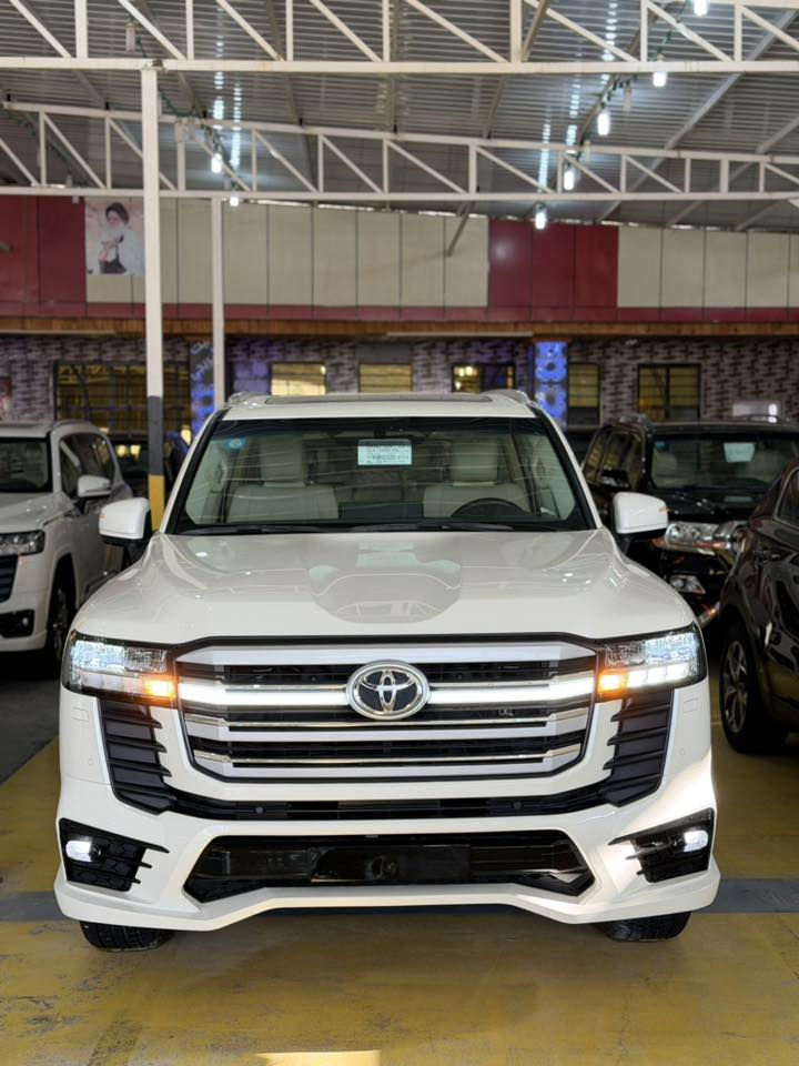 يعلن معرض بيت شريجي👑 عن وصول تويوتا لاندكروز limited ساز sas اصلي ضمان وباركود 
2024ماشيه 24 الف  حقيقي شرط الفحص لسياره مرقم بغداد فول شاشات وتطبيق  لمتد مكفوله نستقبل بيع او مراوس العنوان كوت حي لحكيم 🧿
#تويوتا_ لاندكروز_2024 gxr limited✈️
اللون: ابيض white
عداد المسافات24km
المواصفات:  رقم بغداد فول مواصفات ١/١
شباك لد
سلايد(فتحة قمارة)
كراسي جلد اصلي(بيجي)
كراسي اثنين كهرباء
تبريد خلفي شاشة
شحن الهاتف لاسلكياً
ثلاجه
كروس سرعة 
خمس بصمات
فول تحكم استيرن(جهتين امامي+جهتين خلفي)
شاشة عرض الاعطال
صندوك كهرباء(شفط)
فتح صندوك تلقائيا  
دبل كير(عادي+اوتوماتيك)
ناقل حركة ٨ نمر
دبل حساس(امامي+خلفي)
نظام تحكم بمستوى الضوء الداخلي
مانع تزحلق
نظام فتح الابواب لاسلكياً
فور ويل
شاشة امامية كبيرة اصلية
شاشات خلفيه تطبيق 
كامرة خلفية اصلية
تشغيل عن بعد
دوسات كتابة landcruiser
اشارة بالمري
مري كهرباء(شفط)
لايت عدسة زنون(عالي+ناصي)
لد امامي
#ويل_20_الجديد_كليا
#سستم_صوت
مدخل
CARPLAY
‏BLUETOOTH 
‏AUX
‏I POD
‏USB
‏CD
سعرها 725 وبيها مجال 
للاستفسار الاتصال بِنَا على الأرقام التاليه

  حسنين ‭0771 508 5598‬ واتساب او اتصال
