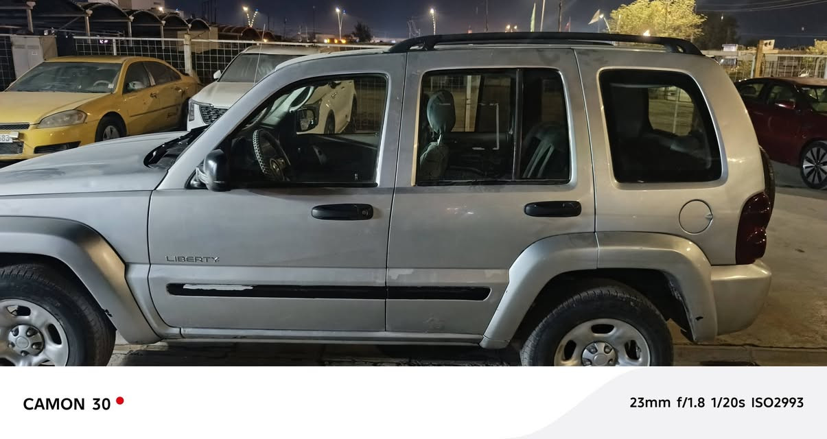 للبيع مال مستعجل جيب لبرتي موديل 2004 رقم بغداد انكليزي باسمي محرك جديد كير خير من الله تبريد شغال كهربائية كل شغال منضومة زنون سنتر لوك صدرها ٦٠٪ صبغ حزام 
مكانها واسط قضاء النعمانية 
سعرها ٥٦ قفل
***********
