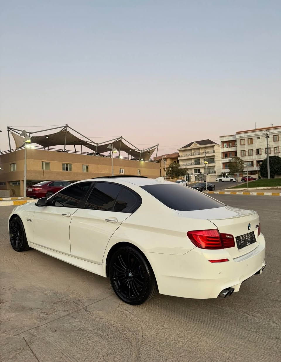 Bmw f10 m-paket
رەقەم ئەورووپی مەنەفئست ئەسلی 
‎مۆدیل ٢٠١١ مەکینە ٥٣٠ شەش پستنی نۆزل کورت مەکینە مرغوب فول فول مواسەفاتە AuTo H ناو قەیسییە سەلاید گەورەیە پینج کامیرەیە پینج پەردەیە گوشین سپۆرتە گوشین خەزن و کارەباییە سوکان خەزن و کارەباییە وە زۆر مواسەفاتی تر سیارەکە نمونەیە لە جوانی لەسەر دەقی شەریکە ماوەتەوە هەموو گیانی بەشەرتە دەحامی بۆ دەحامی بەشەرتە 
*********** شقلاوة, أربيل
