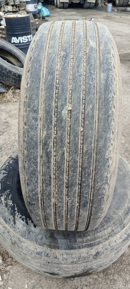 سلام عليكم تايرات بالون زوج واحد نضافه 75بلميه حجم 22.5/385/65 صنع تايلندي تاريخ 2024 سعر 300الف المكان كركوك مقابل الصناعه الجديده للاستفسار ***********
