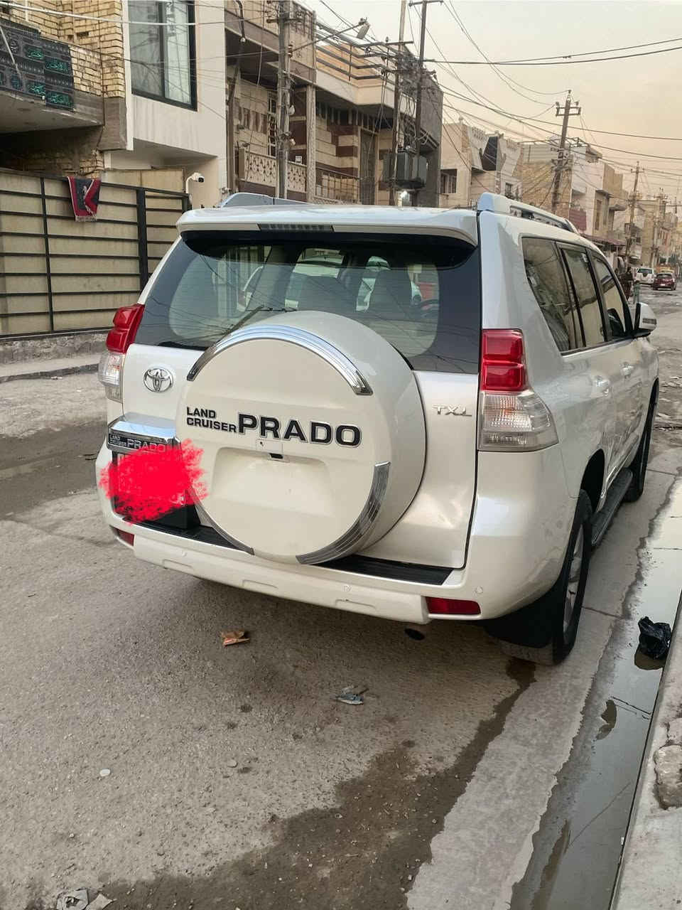 السلام عليكم برادو مديل 2012 رقم بغداد فول مواصفات بيها شخط بلباب مكانها بغداد الجديدة لسعر 275 مبايل *********** ممتواجد عل فيس
