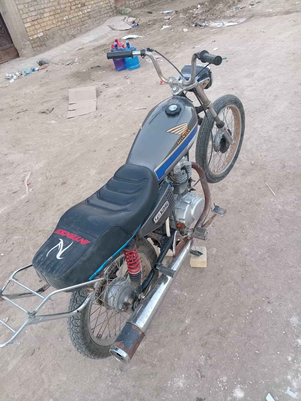 سلام عليكم درجة نامه لبيع  كلك محرك مفتوح درجه
حلوه كلش صور توني طكيتهن عل وصخ حته ما غاسله تاركه درجه محركه نامه 23 والباقي 24 غراضه جديده كله مكاني سنيه شراي يشلع عيوني سعر ب 350 وبيه مجال حك جيه الله شاهد دراجه حلوه ما متعوبه
رقم.       *********** @إشارة
