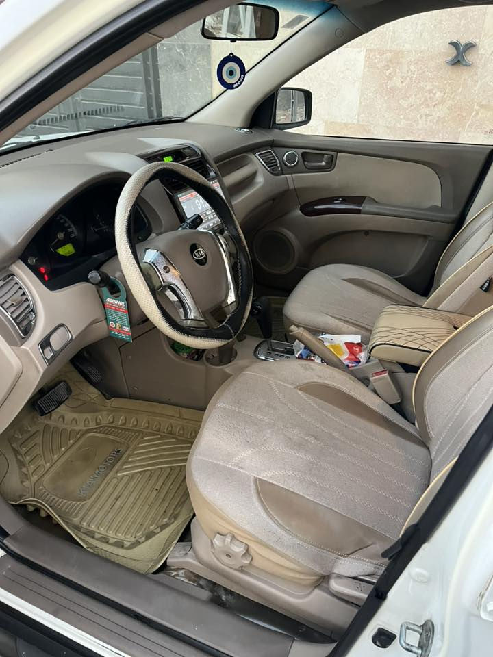 السلام عليكم للبيع كيا سبورتج 2009 محرك 4سلندر دوش كير اوتماتيك سلايد روف صدر امامي+خلفي جديد السياره بحاله ممتازه وبدون اي نقص شاشه وكامره لايت وبروجكتر زنون مكفوله من الضربه والصبغ الحمد لله رقم بغداد الانكليزي وباسمي السعر 130 ورقه وبيها مجال مكاني بغداد رقم الموبايل *********** ابو مريم
