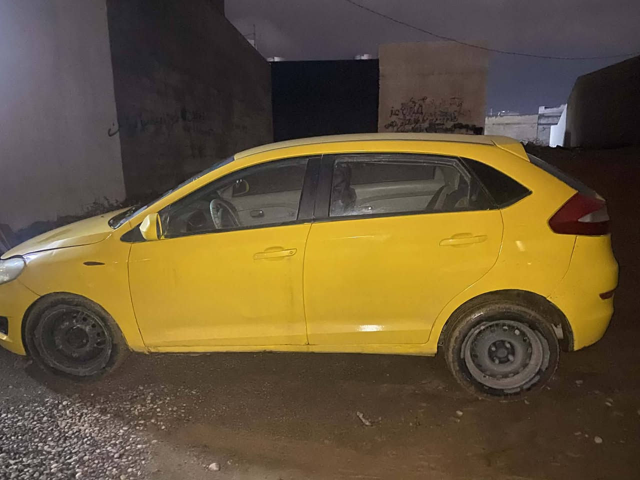 سلام عليكم للبيع سيارة شیری فلاوین 2011 گیرو مکینه کورلا مشروع وطنی شرط التحويل رقم جديد السعر 42 بيها مجال اتصل على هذا الرقم ***********
